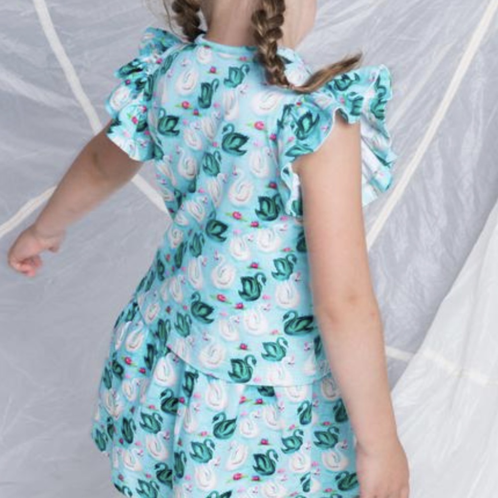 Mim-Pi "Dress in Swan Lake"